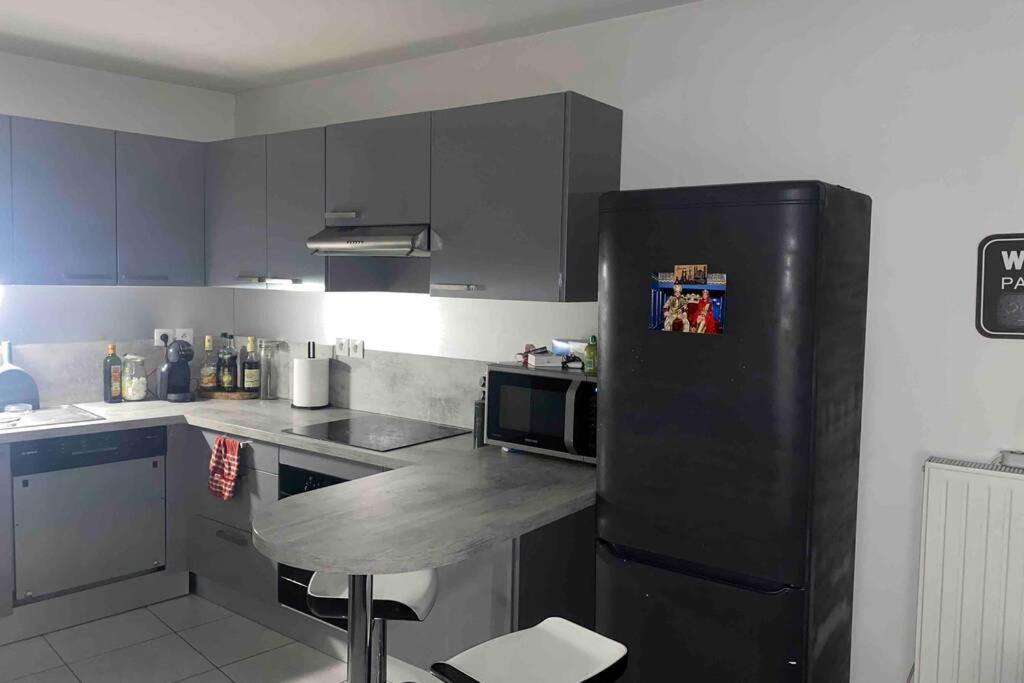Meyzieu : Superbe Appartement Tres Cosy. Ngoại thất bức ảnh